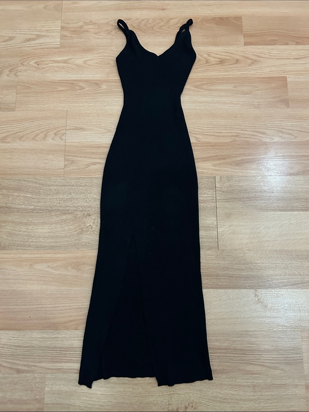 Forever 21 Black Ribbed V-Neck Maxi Dress